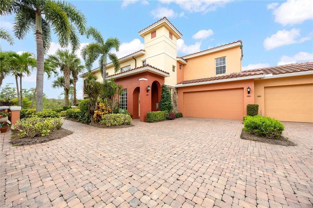 8551 Via Lungomare CIR 201 ESTERO, FL 33928
