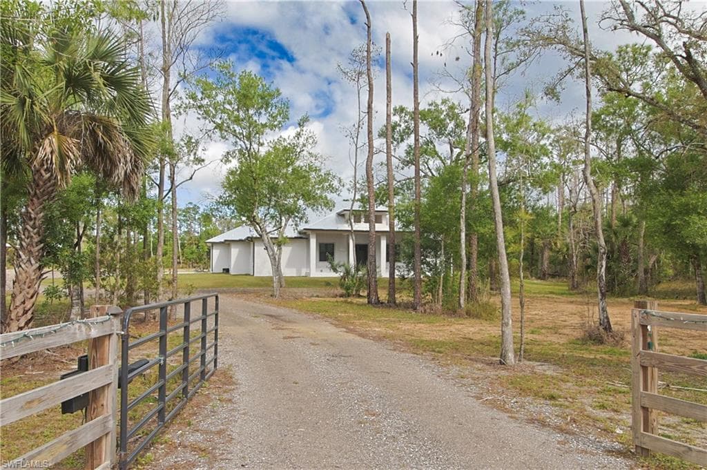 19401 Witts End ALVA, FL 33920