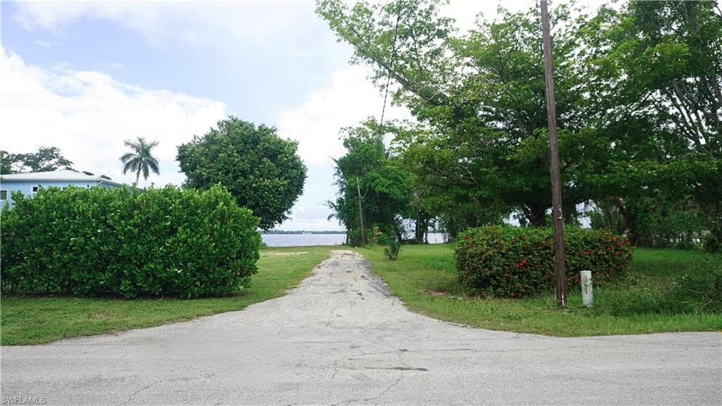 3353 E Riverside DR FORT MYERS, FL 33916