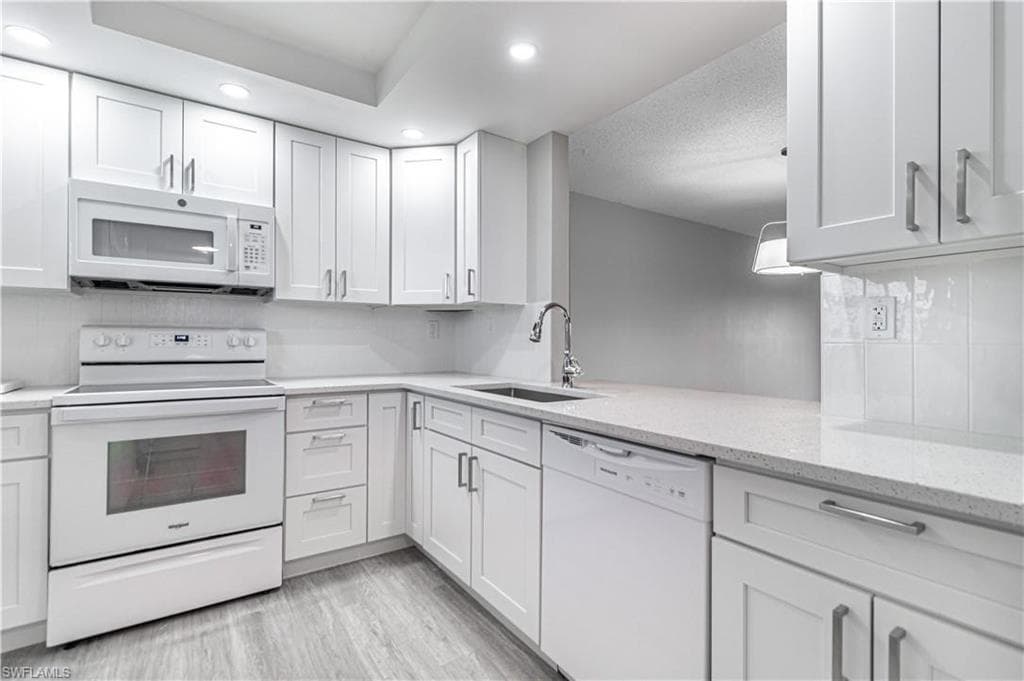 6102 Augusta DR 315 FORT MYERS, FL 33907