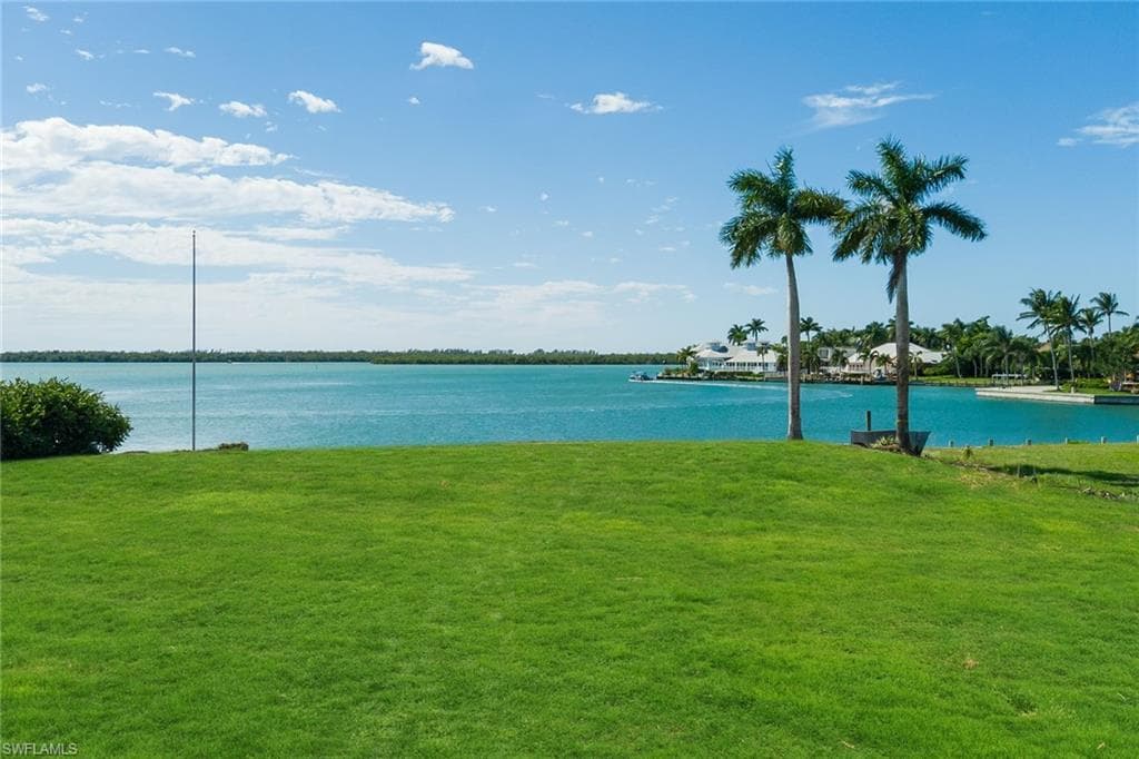 1028 Inlet DR MARCO ISLAND, FL 34145