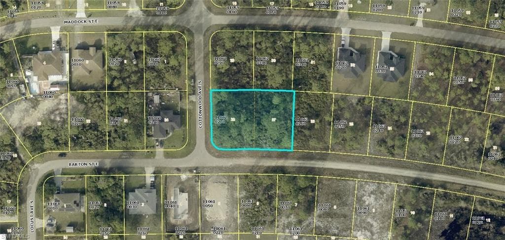 925 Barton ST E LEHIGH ACRES, FL 33974