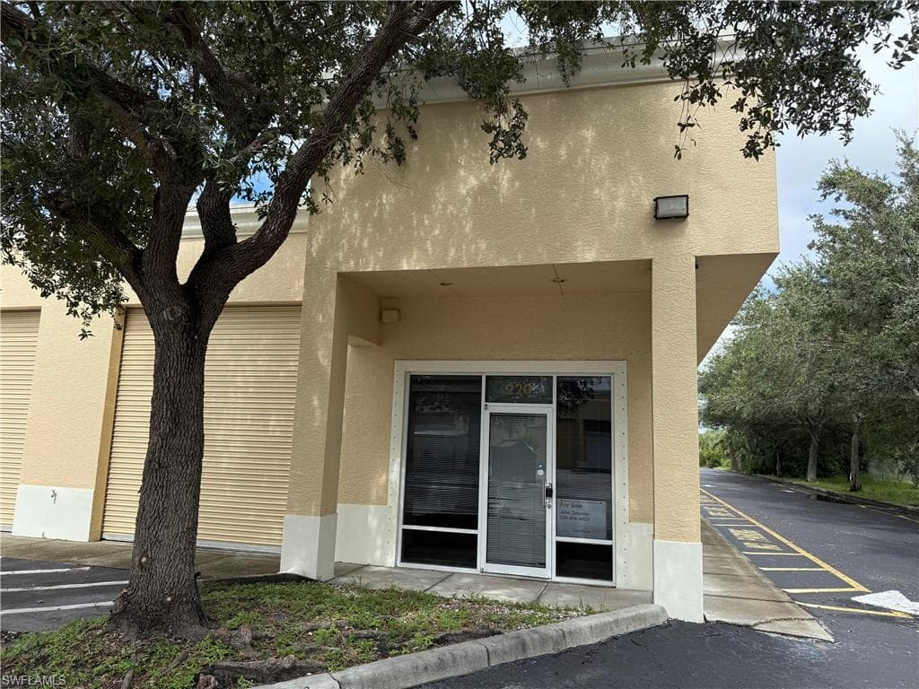 3894 Mannix DR 220 NAPLES, FL 34114