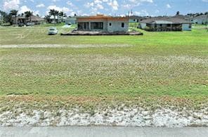 1037 NW 37th PL CAPE CORAL, FL 33993