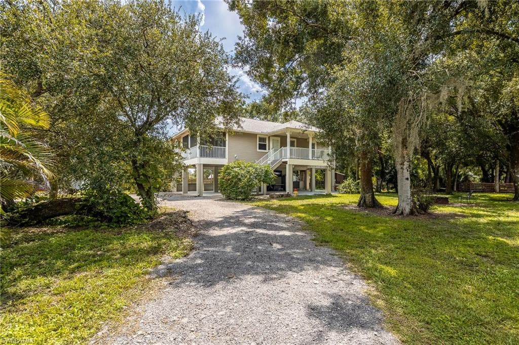 18630 Lost LN NORTH FORT MYERS, FL 33917