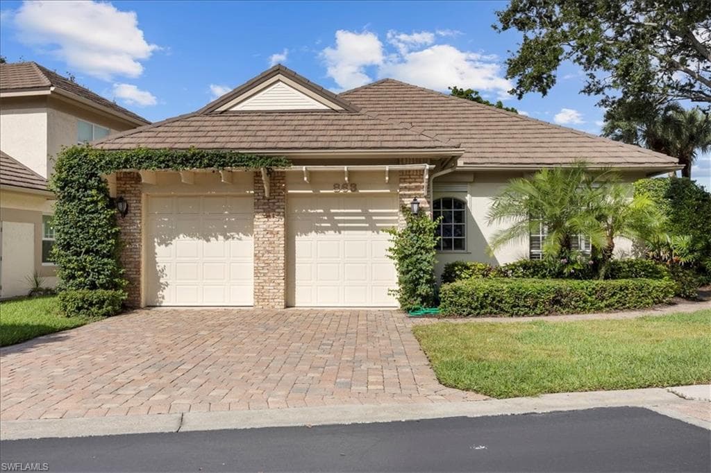 863 Turtle CT NAPLES, FL 34108