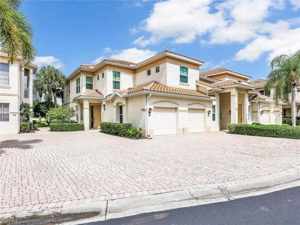 9071 Las Maderas DR 101 BONITA SPRINGS, FL 34135