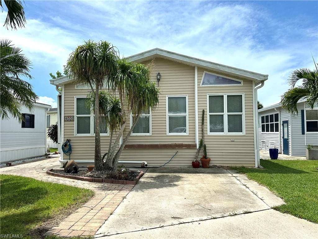 4531 Pilgrims WAY E ESTERO, FL 33928