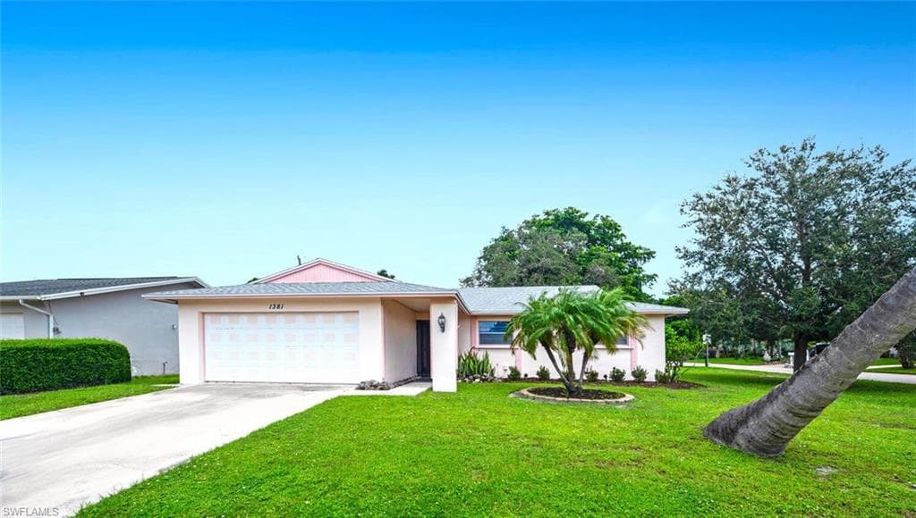 1381 Woodridge AVE NAPLES, FL 34103