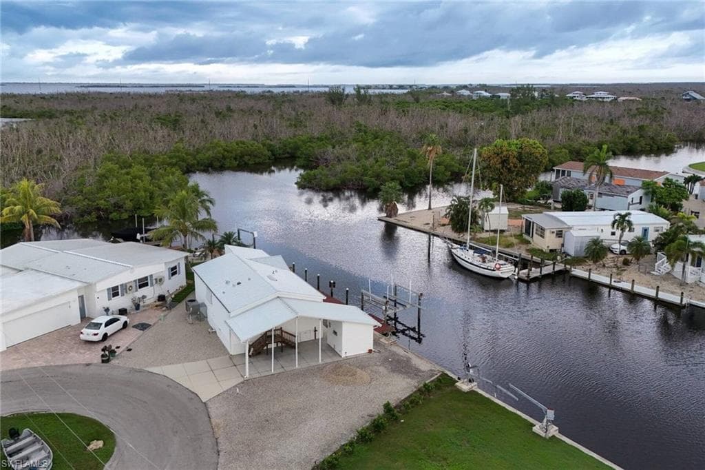 3952 Blueberry LN ST. JAMES CITY, FL 33956