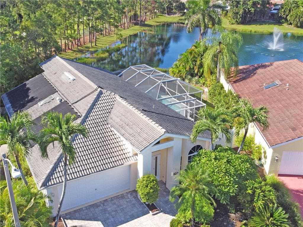 1279 Naples Lake DR NAPLES, FL 34104