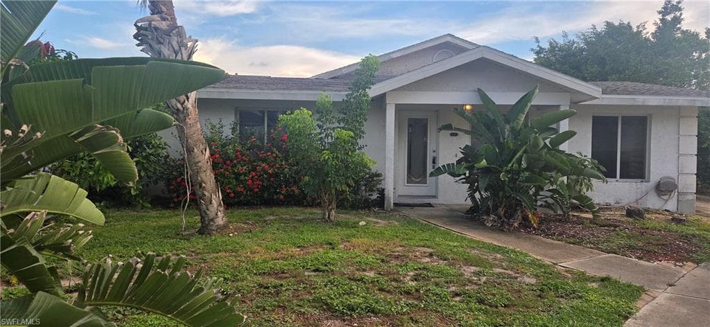 526 102nd AVE N NAPLES, FL 34108
