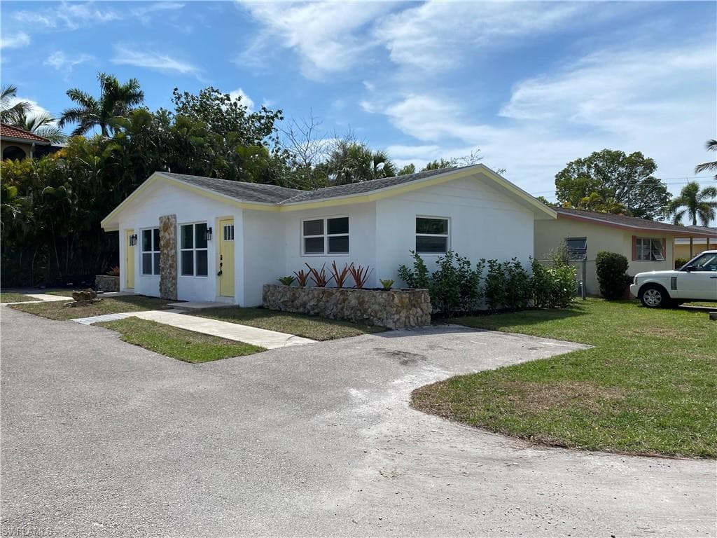1740 Smugglers CV NAPLES, FL 34112