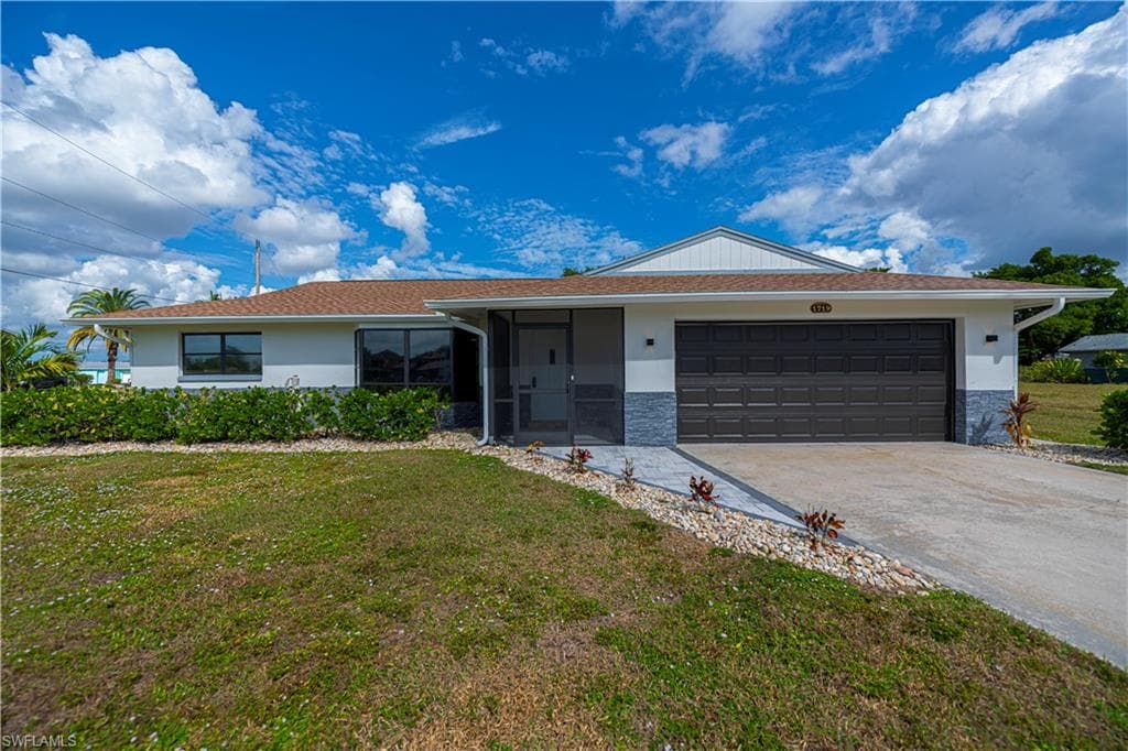 1719 Sandy CIR CAPE CORAL, FL 33904