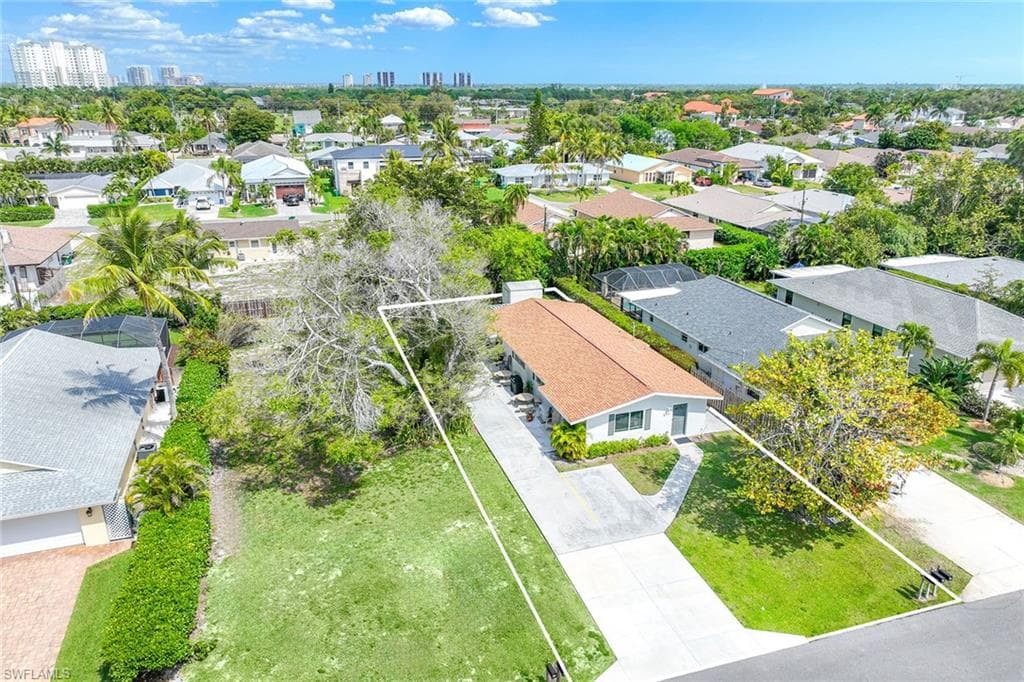 517 108th AVE N NAPLES, FL 34108