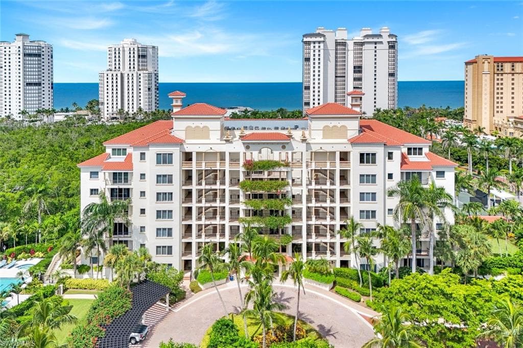 8720 Bay Colony DR 404 NAPLES, FL 34108