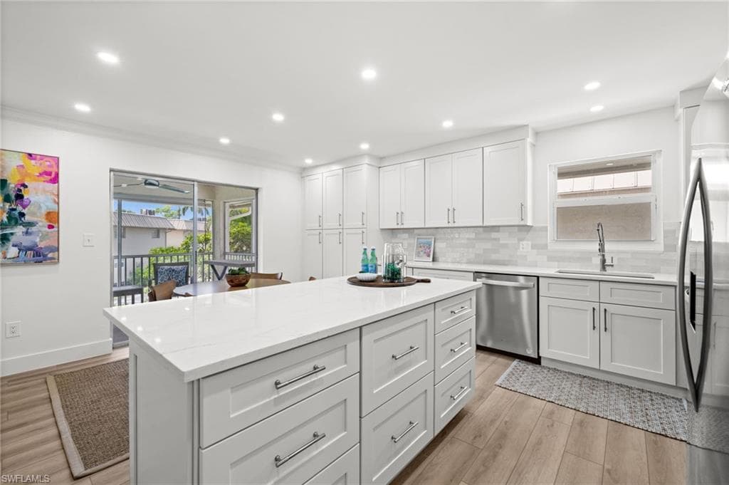 1549 Sandpiper ST 76 NAPLES, FL 34102