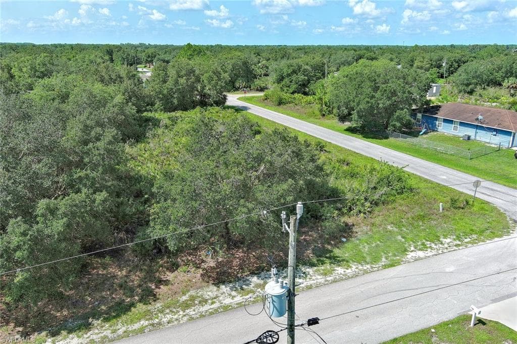 2517 67th ST W LEHIGH ACRES, FL 33971