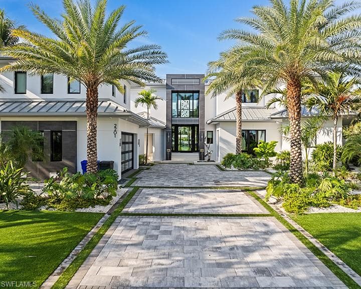 2201 Shad CT NAPLES, FL 34102