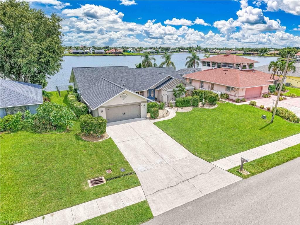 205 SE 8th PL CAPE CORAL, FL 33990