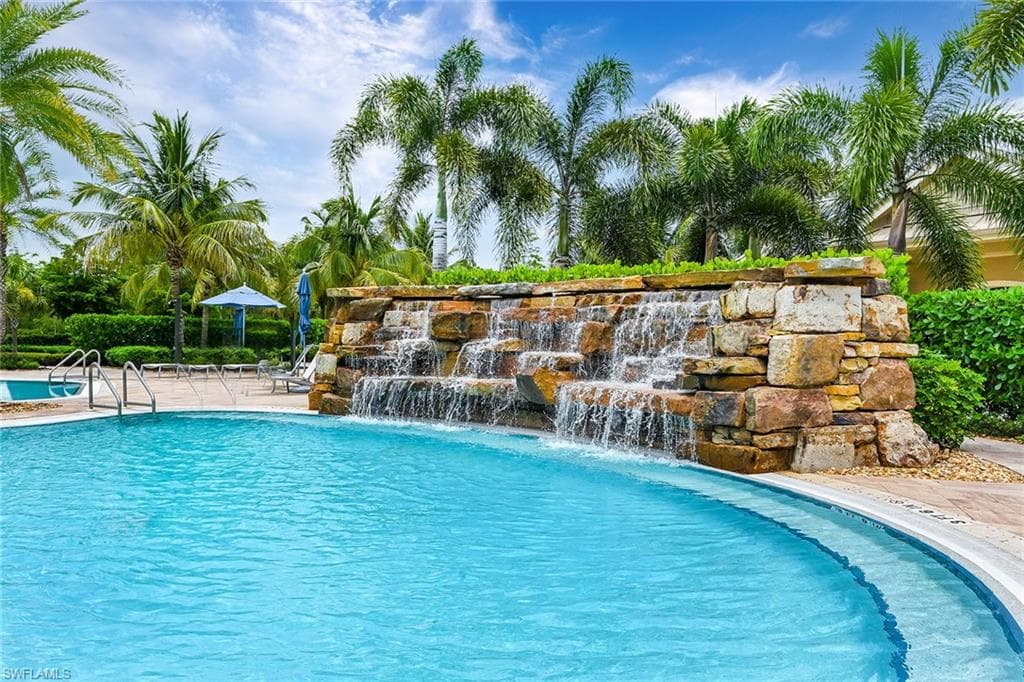 7638 Jacaranda LN NAPLES, FL 34114