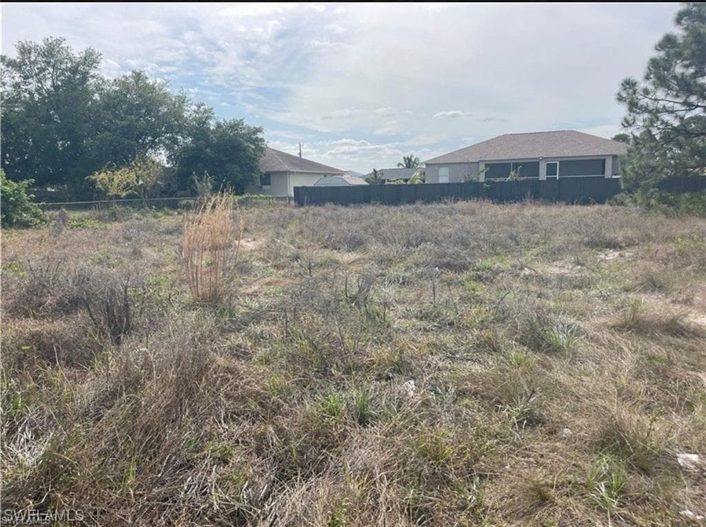909 Sara AVE N LEHIGH ACRES, FL 33971
