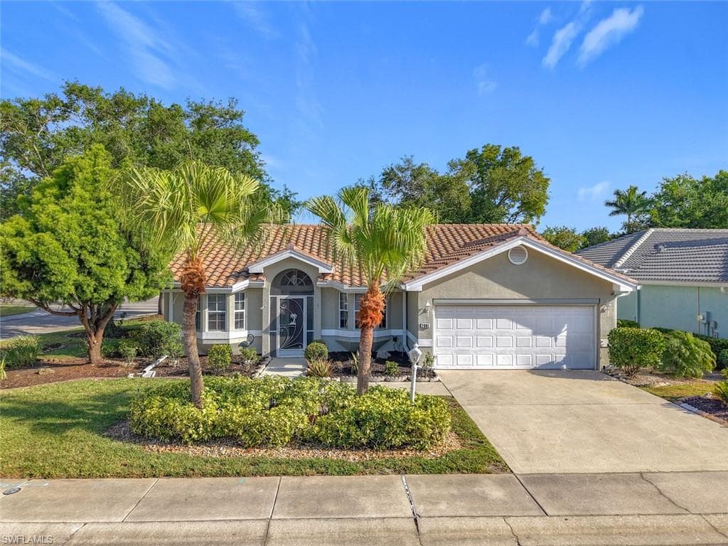 2001 Corona Del Sire DR NORTH FORT MYERS, FL 33917