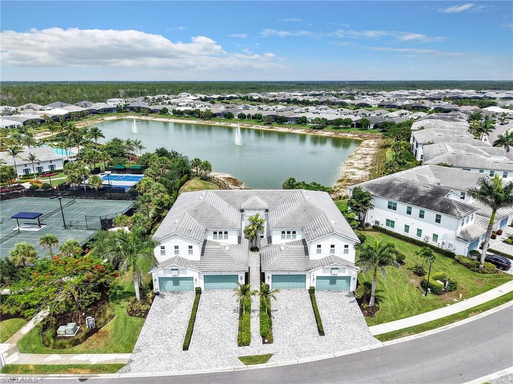 8860 Saint Lucia DR 201 NAPLES, FL 34114