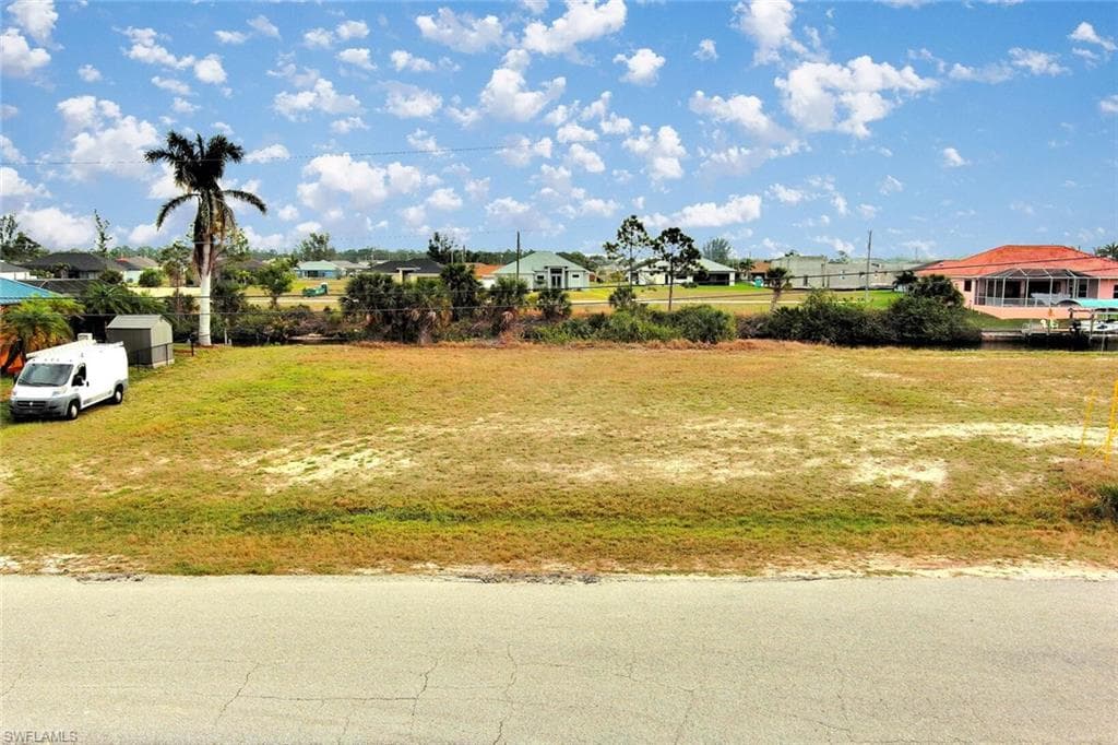 1939 NW 34th PL CAPE CORAL, FL 33993