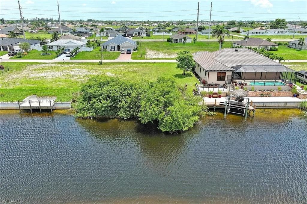 401 NW 24th TER CAPE CORAL, FL 33993