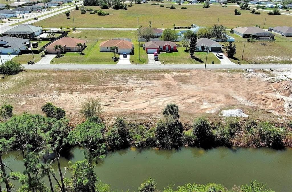 1611 NW 2nd ST CAPE CORAL, FL 33993