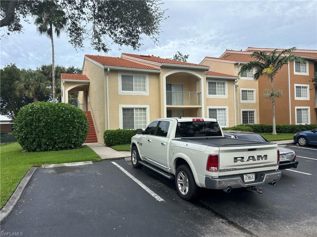 1210 Wildwood Lakes BLVD 202 NAPLES, FL 34104
