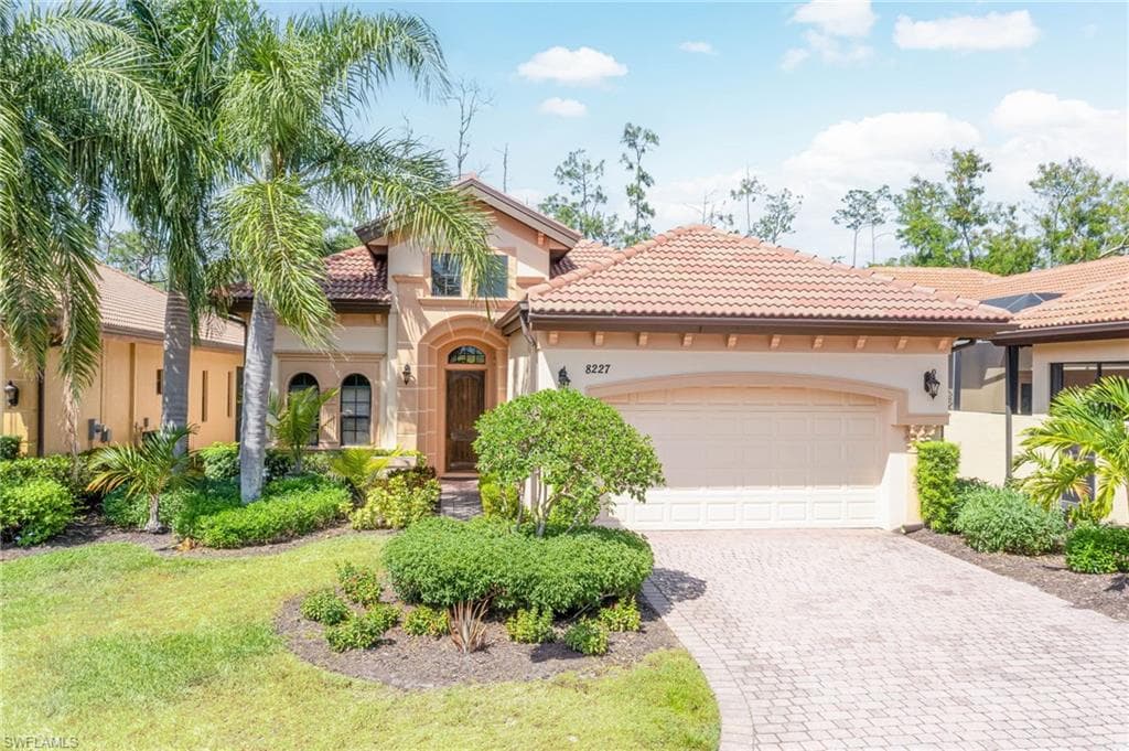 8227 Provencia CT FORT MYERS, FL 33912