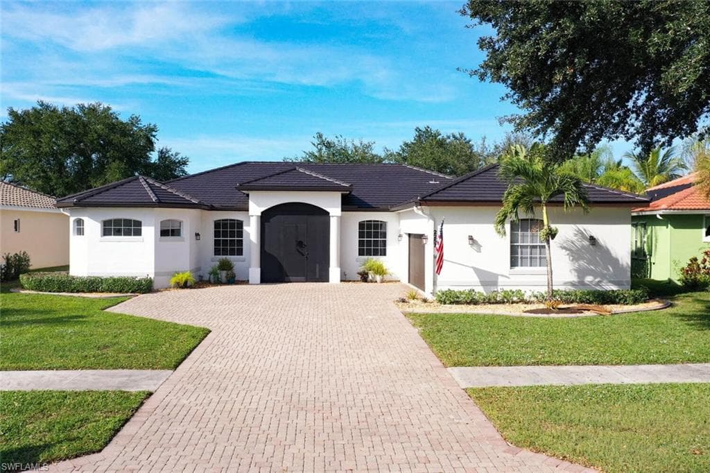 2257 Valencia Lakes CIR NAPLES, FL 34120