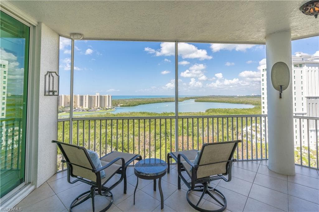 325 Dunes BLVD 1106 NAPLES, FL 34110