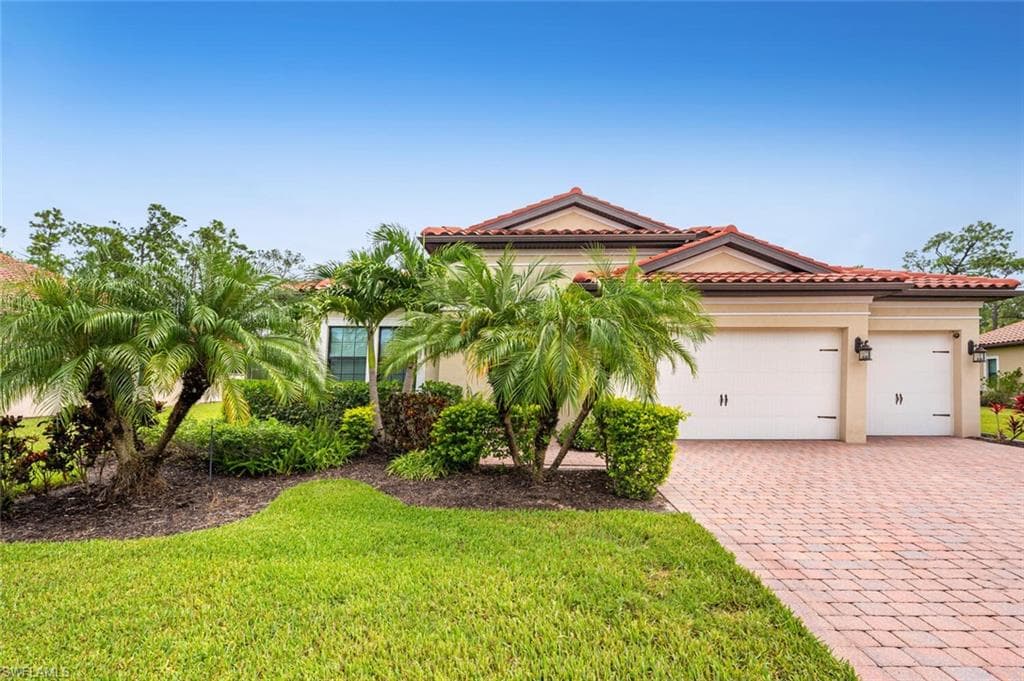 1523 Mockingbird DR NAPLES, FL 34120