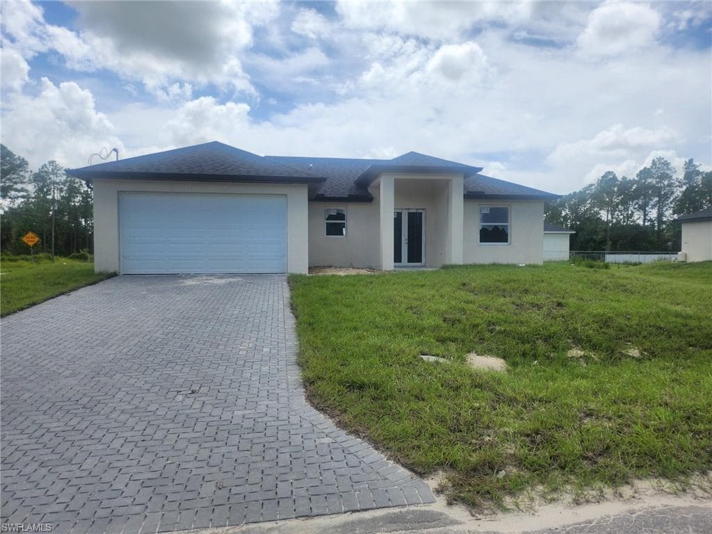 2604 13th ST LEHIGH ACRES, FL 33972