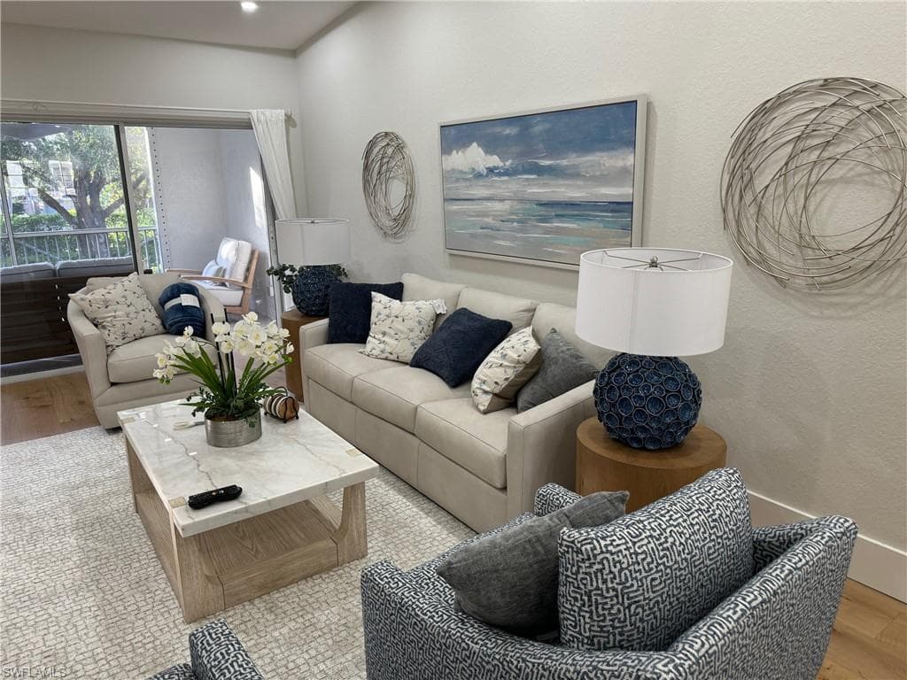 7087 Barrington CIR 201 NAPLES, FL 34108