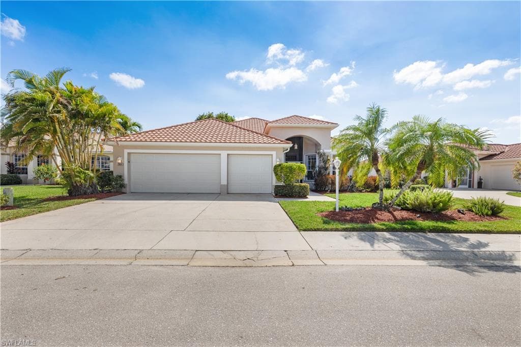 2060 Corona Del Sire DR NORTH FORT MYERS, FL 33917