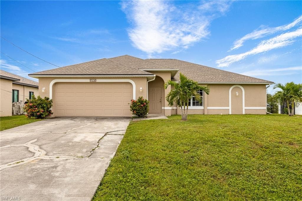906 SW 11th PL CAPE CORAL, FL 33991