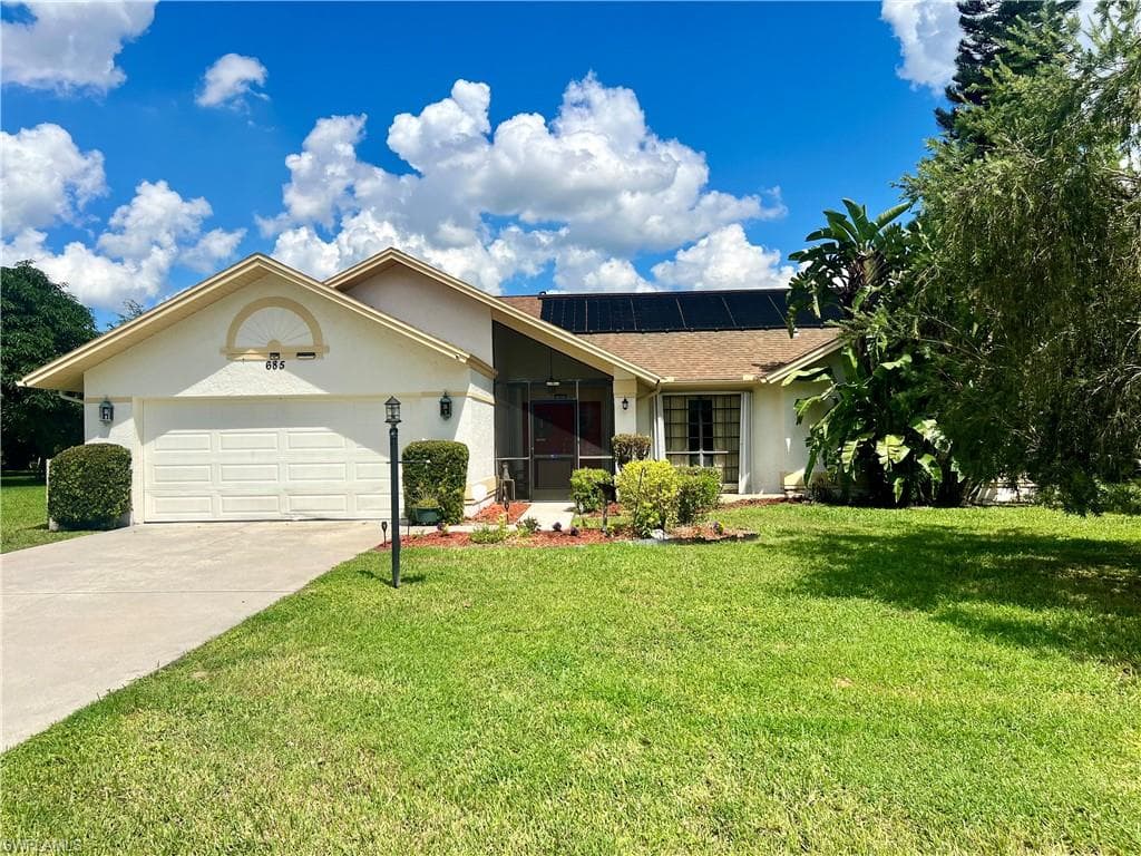 685 Morningmist LN LEHIGH ACRES, FL 33974