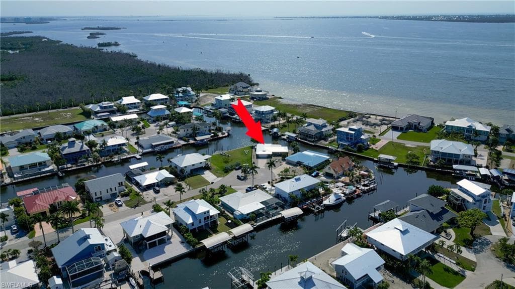 2292 Sapodilla LN ST. JAMES CITY, FL 33956