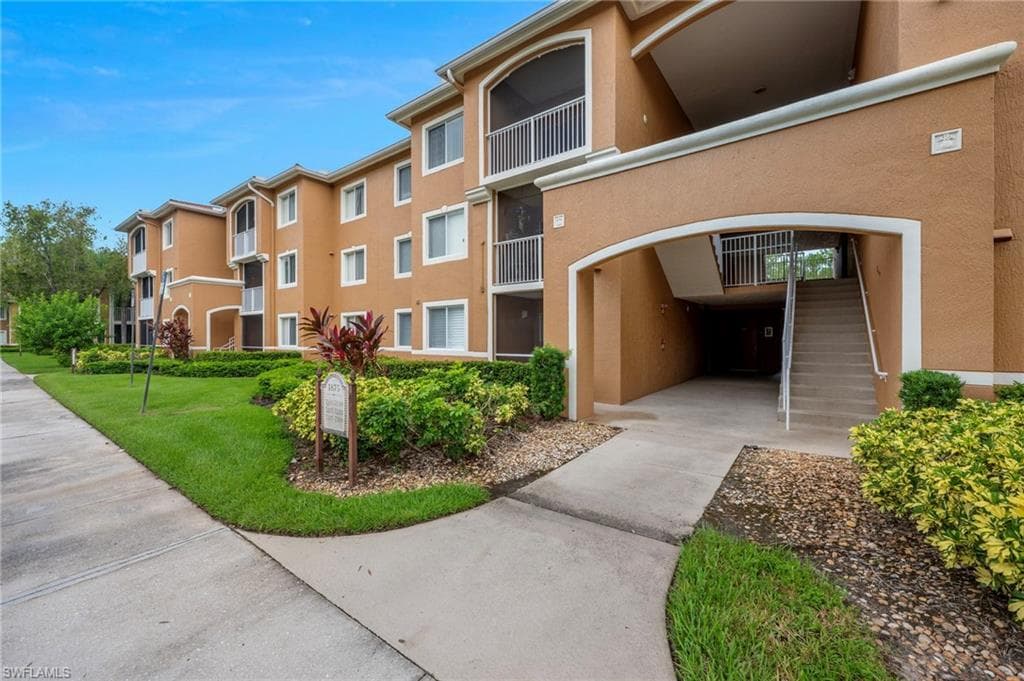 1875 Florida Club DR 7308 NAPLES, FL 34112