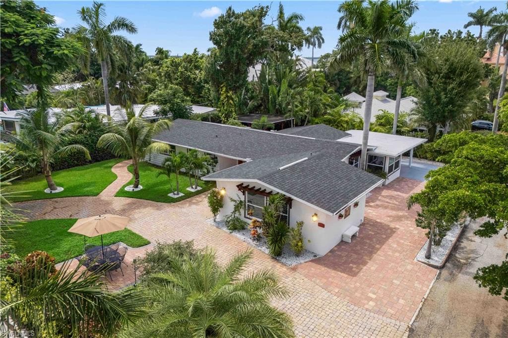 2702 McGregor BLVD FORT MYERS, FL 33901