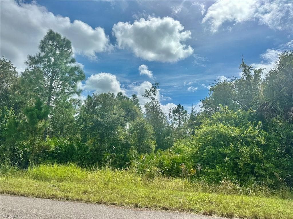 1874 Latham DR LEHIGH ACRES, FL 33972