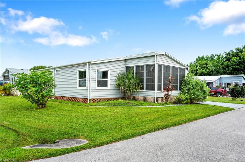 9849 Creekwood LN FORT MYERS, FL 33905