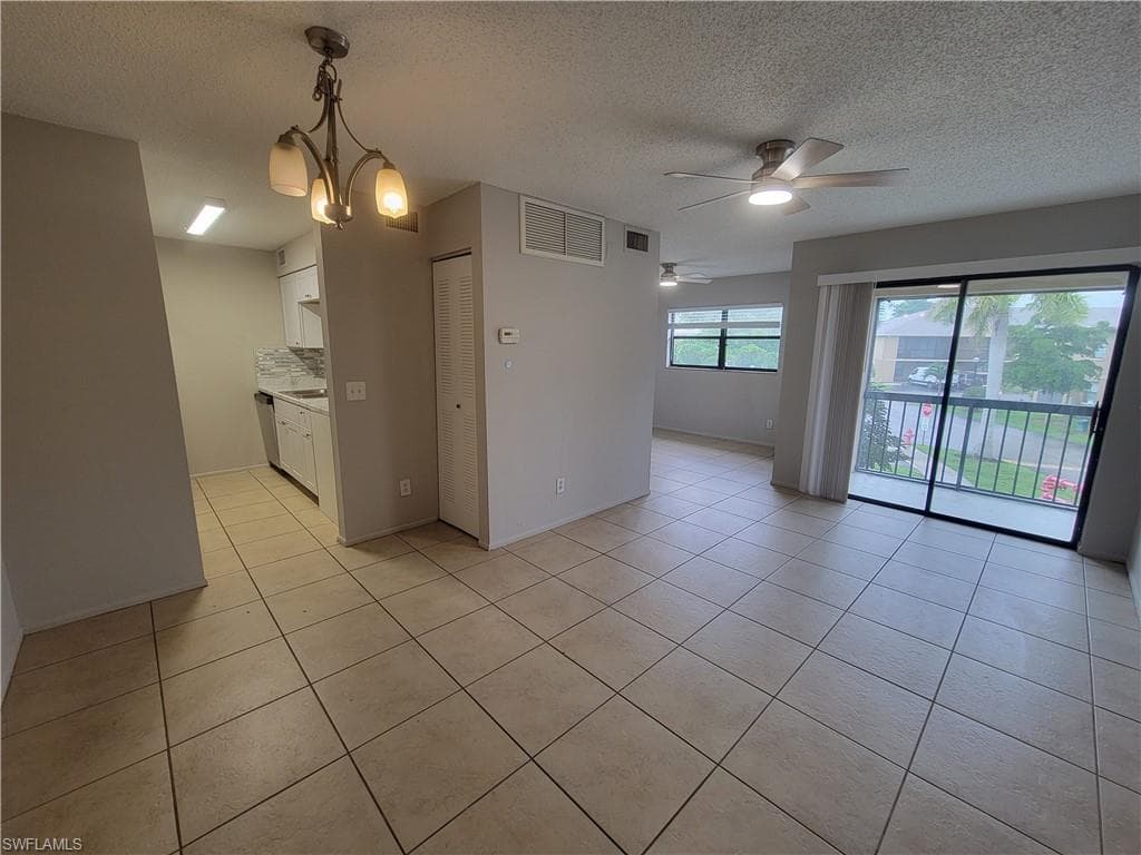 5303 Summerlin RD 310 FORT MYERS, FL 33919