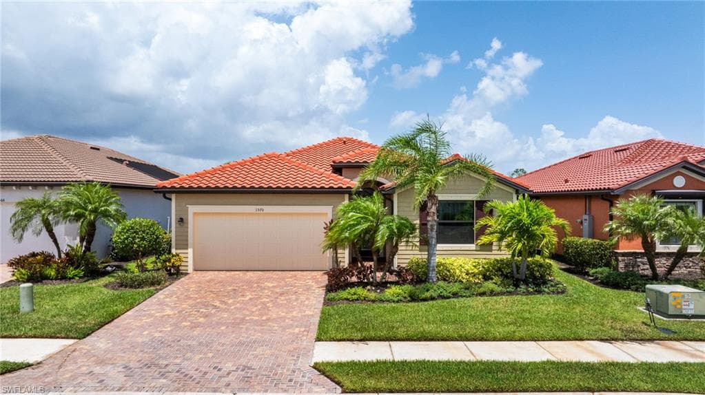 1570 Parnell CT NAPLES, FL 34113