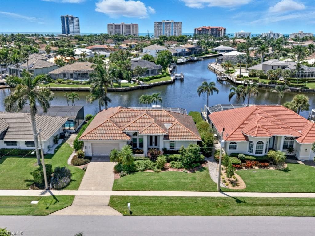 300 Copperfield CT MARCO ISLAND, FL 34145