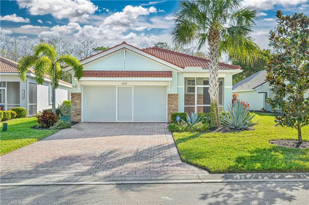 15133 Ligustrum LN ALVA, FL 33920